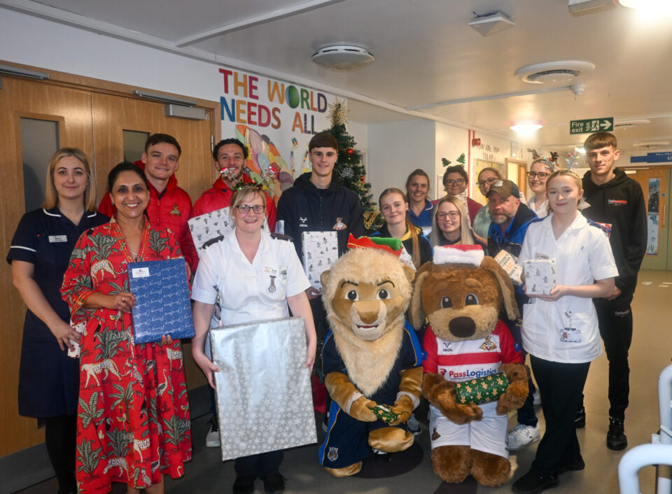 Doncaster Rovers spread festive cheer with Children’s Ward visit ...